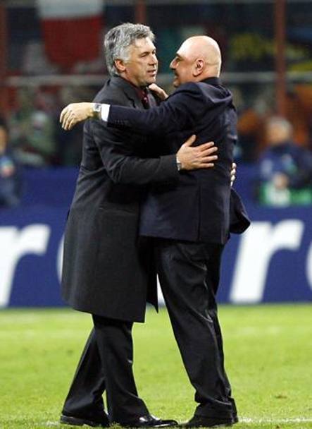 L’abbraccio con Ancelotti dopo il successo contro il Liverpool